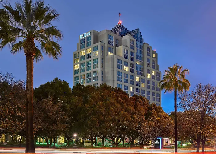 Hilton Los Angeles North-Glendale & Executive Meeting Center